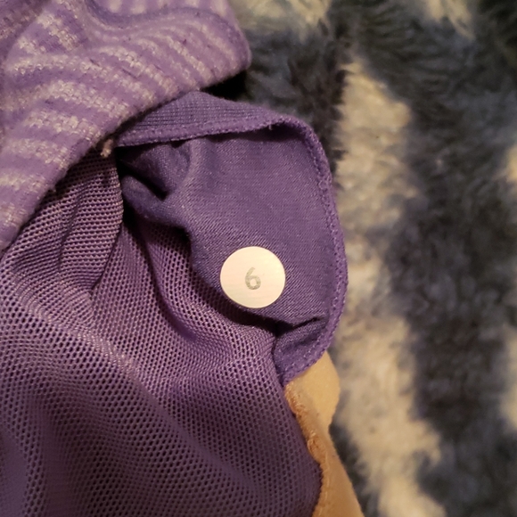 Lululemon scoop neck tank - Picture 2 of 3